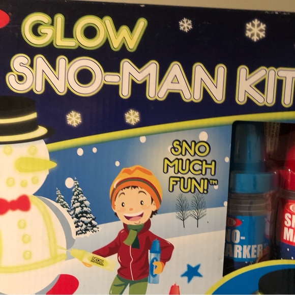 NWT GLOW Snowman decorating kit new in box - Picture 2 of 9